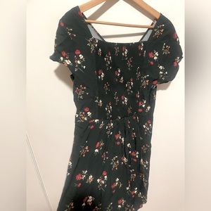 Old navy green floral dress size large